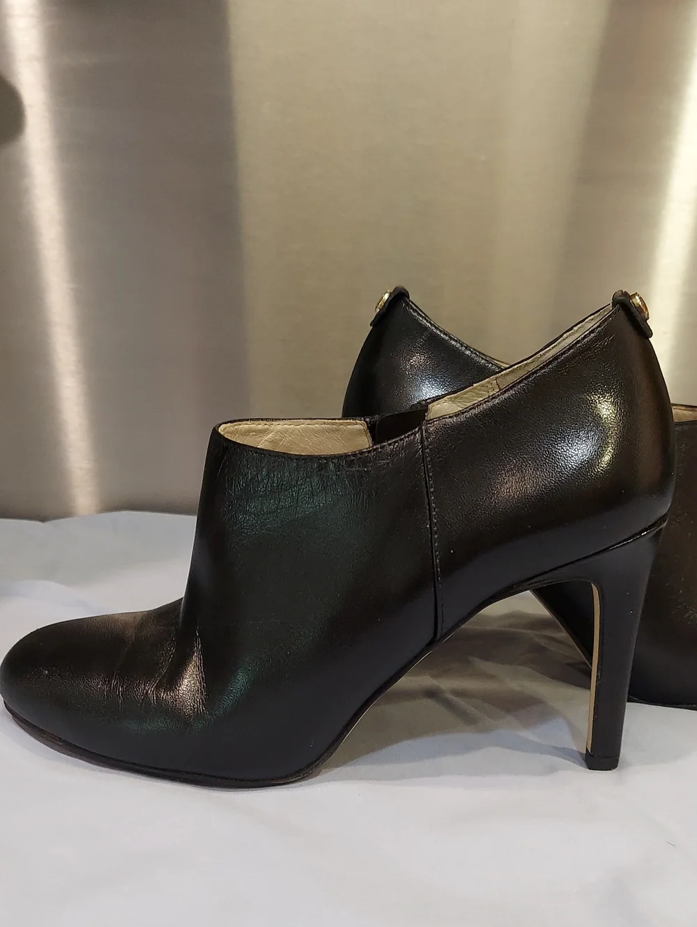 Michael Kors Black Leather High-Heel Ankle Booties w/Gold Zipper - Size 7